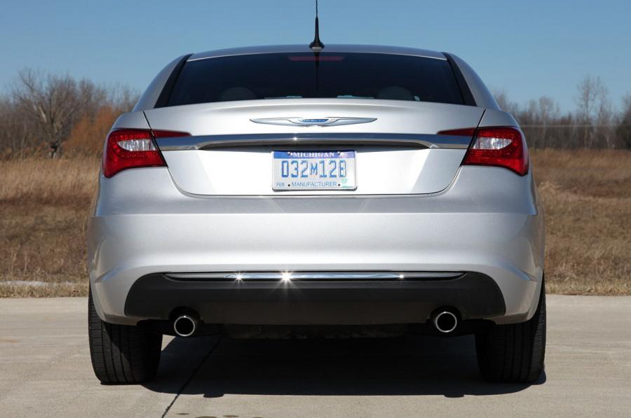  Chrysler 200 2011 года  (фото 26 из 122)